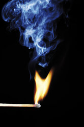 Burning matchstick, close-up - 05802CS-U