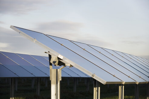 Solarzellen auf einer Solaranlage - RDF00252