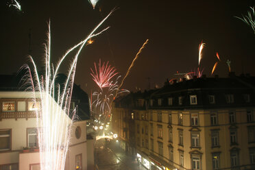 Feuerwerk in der Stadt - THF00440