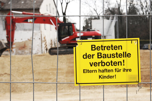 Verbotsschild an der Baustelle - 00244LR-U