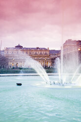 Frankreich, Paris, Jardin du Palais Royal, Springbrunnen - MSF02041