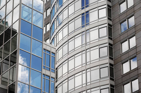 Hochhäuser mit Glasfronten, lizenzfreies Stockfoto