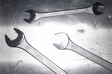 Three spanners, close-up - THF00571