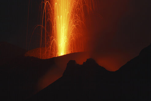 Italy, Stromboli volcano, eruptions - RM00139