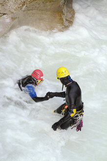 Junge Männer beim Bodyrafting, Porträt - PKF00065