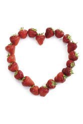 Strawberries in heart shape, close-up - 06766CS-U