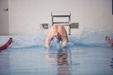 Schwimmer mit Rückenschwimmen - WEST05837