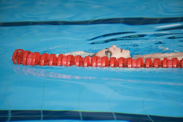 Schwimmer mit Rückenschwimmen - WEST05824