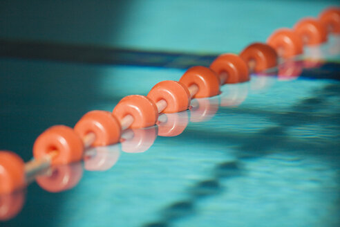 Trennlinie für Schwimmleine, Nahaufnahme - WEST05813