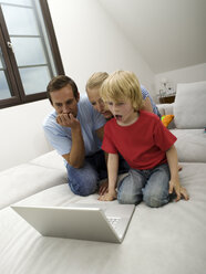 Family using laptop - WESTF05976