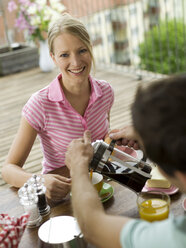 Couple at breakfast table - WESTF05885