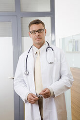 Doctor with stethoscope - WESTF05670