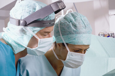 Surgeon and surgical nurse in the operation room - WESTF05628