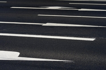 Road marking - TLF00164