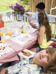 Familie am Frühstückstisch - WESTF06103