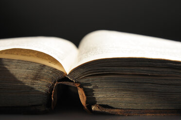 Alte Bibel, Nahaufnahme - TLF00185
