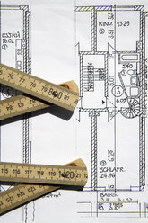 Architektenplan und Zollstock, Nahaufnahme - TC00264