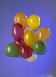 Bündel bunter Luftballons, Nahaufnahme - MRF00942
