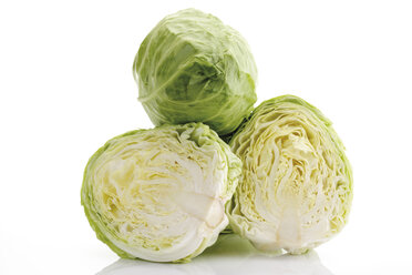 Slices of pointed cabbages, close-up - 07632CS-U