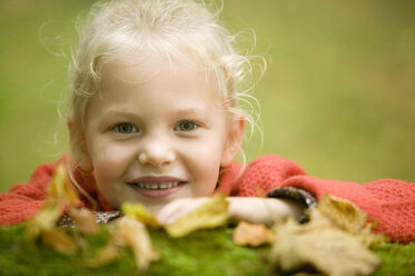 Germany, Baden-Württemberg, Swabian mountains, Blonde girl (6-7), portrait - WESTF06243