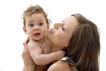 Junge Mutter mit Baby, Porträt - TCF00361
