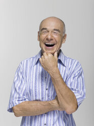 Porträt eines älteren Mannes, lächelnd - WESTF06495