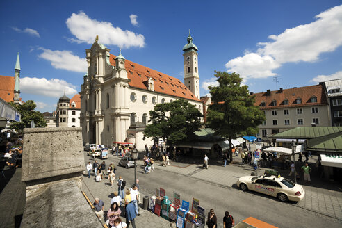 Germany, Bavaria, Munich, Heilig-Geist-Kirche on Viktualienmarkt - 07954CS-U