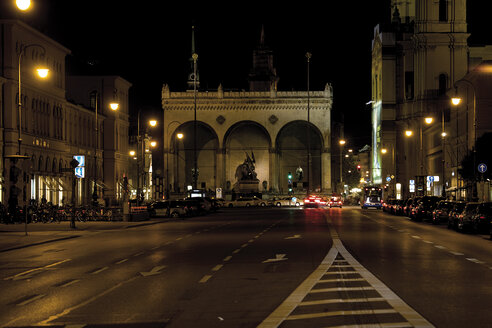 Deutschland, Bayern, München, Feldherrenhalle bei Nacht - 07925CS-U