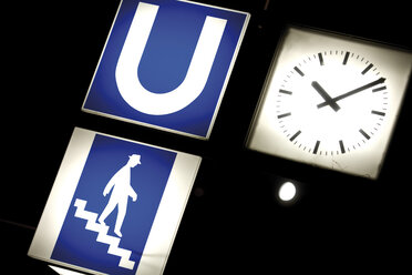 Information icon, subway sign - 07924CS-U