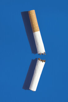 Broken cigarette, elevated view - MUF00051