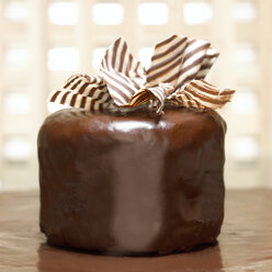 Chocolate cake, close-up - CHK00850