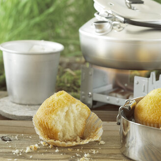 Muffin mit Becher Tee, Nahaufnahme - CHK00774