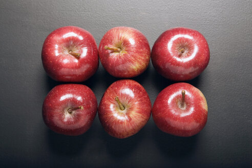 Rote Äpfel, Ansicht von oben - MNF00128