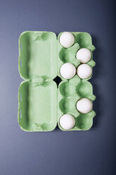 Eier im Karton, Ansicht von oben - MNF00119