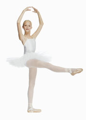 Young ballerina (14-15), portrait - KMF01164