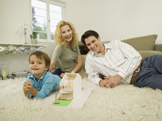 Young family in living room - WESTF06655