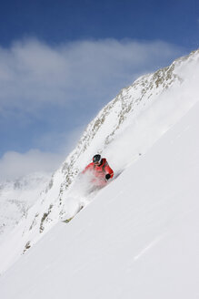 Österreich, Tirol, Stubaital, Skifahren für Männer - FFF00885