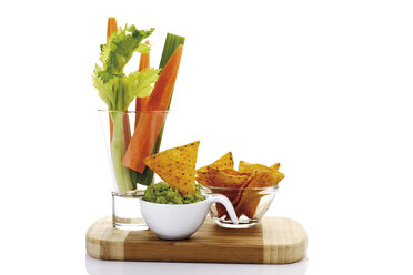 Guacamole with vegetable sticks and tortilla chips - 08317CS-U
