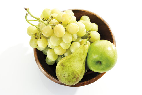 Grapes, pear and apple in wooden bowl, elevated view - 08298CS-U