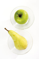 Apfel und Birne in einer Glasschale, Ansicht von oben - 08275CS-U