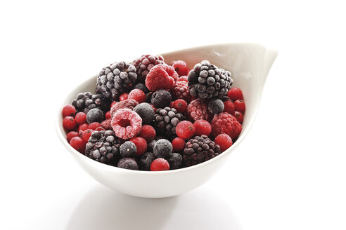 Frozen wild berries, close-up - 08386CS-U