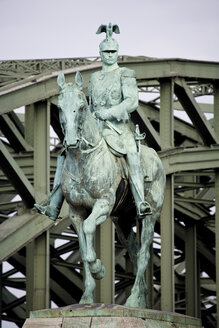 Deutschland, Köln, Kaiser-Wilhelm-Statue - 08510CS-U