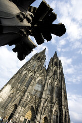Germany, Cologne cathedral, low angle view - 08439CS-U