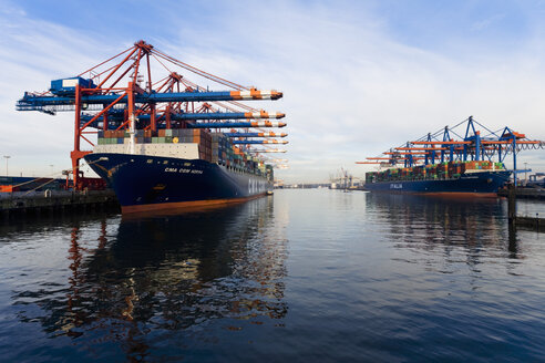 Deutschland, Hamburg, Waltershof, Containerterminal, Schiffe - SEF00037