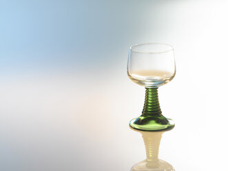 Leeres Weinglas, Nahaufnahme - KSWF00084