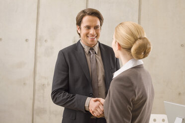 Business people shaking hands - WESTF07906