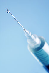 Medical syringe, close up - RDF00307