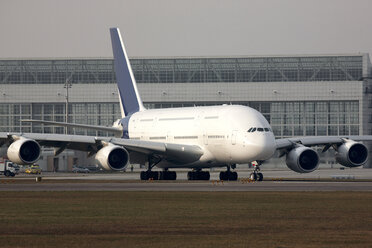 Aeroplane on runway - RDF00263