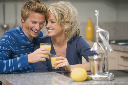 Young couple smiling - HKF00177