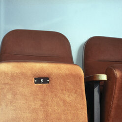 Sitze in einem Kino, Nahaufnahme - PM00544